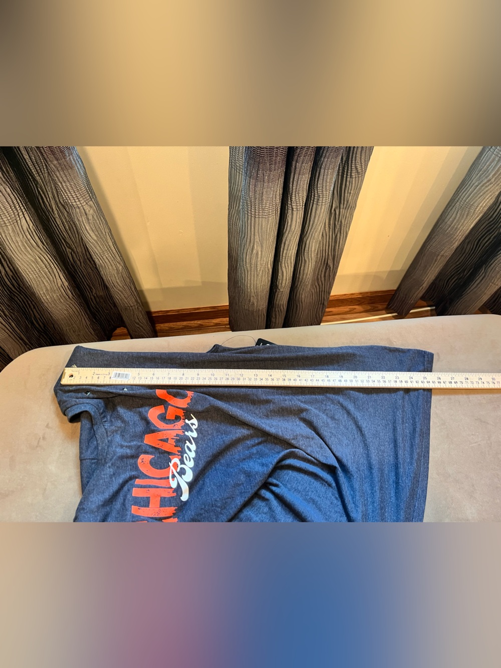 Carl Banks Chicago Bears Women's Navy Blue Stud Accent Tee - Picture 5 of 5